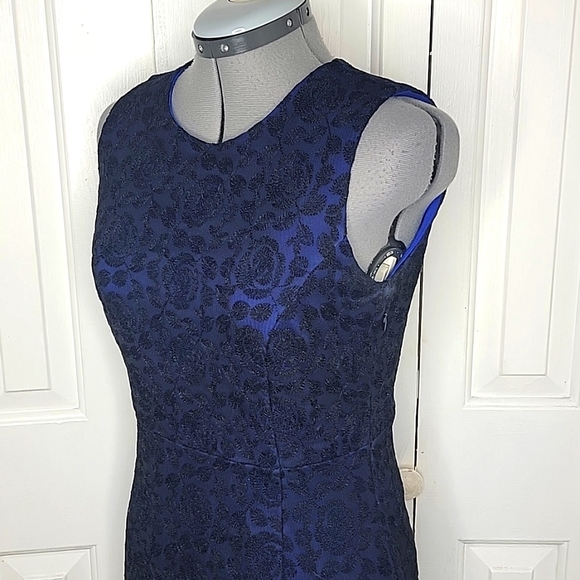 Lands End Sleeveless Sheath Dress Size 8 T blue with Black Floral Lace Body - Picture 3 of 7